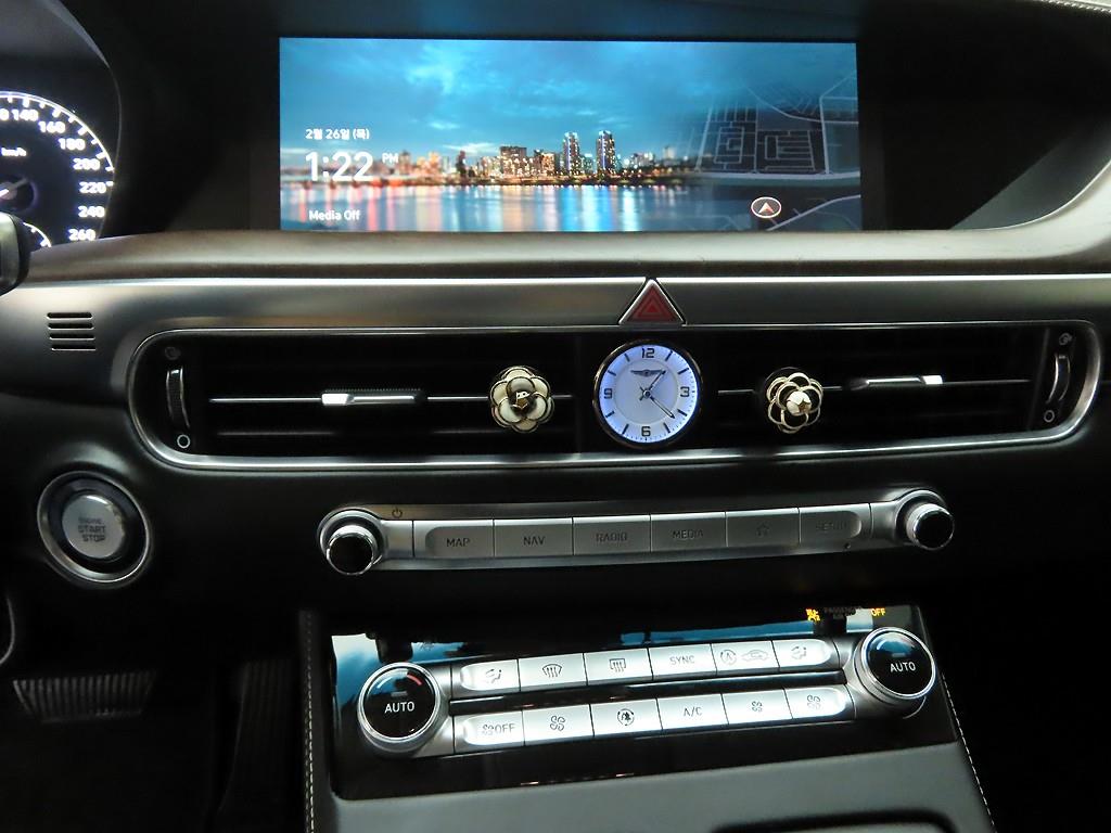 Genesis G90 - Vista 8