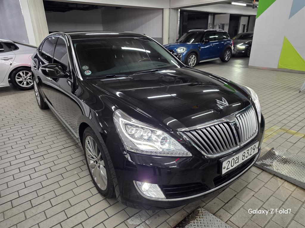 HYUNDAI Equus - Vista 2