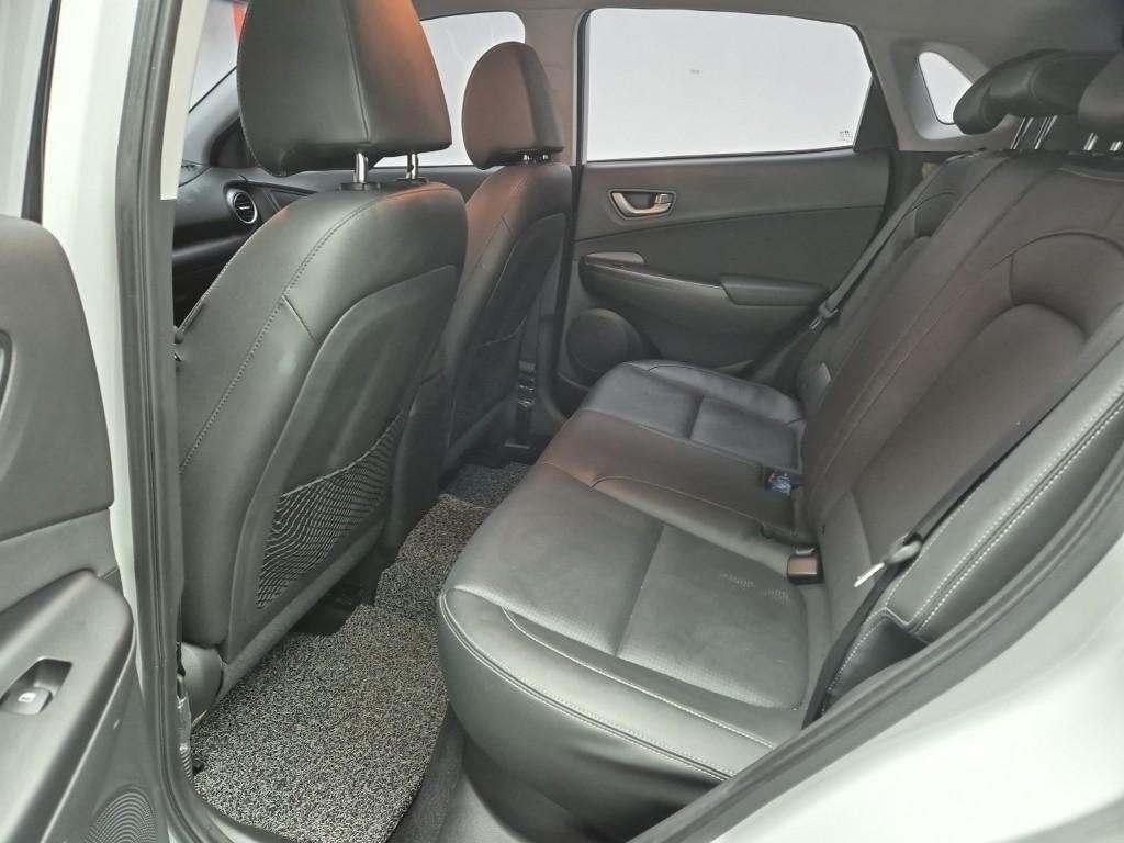 HYUNDAI Kona - Vista 12