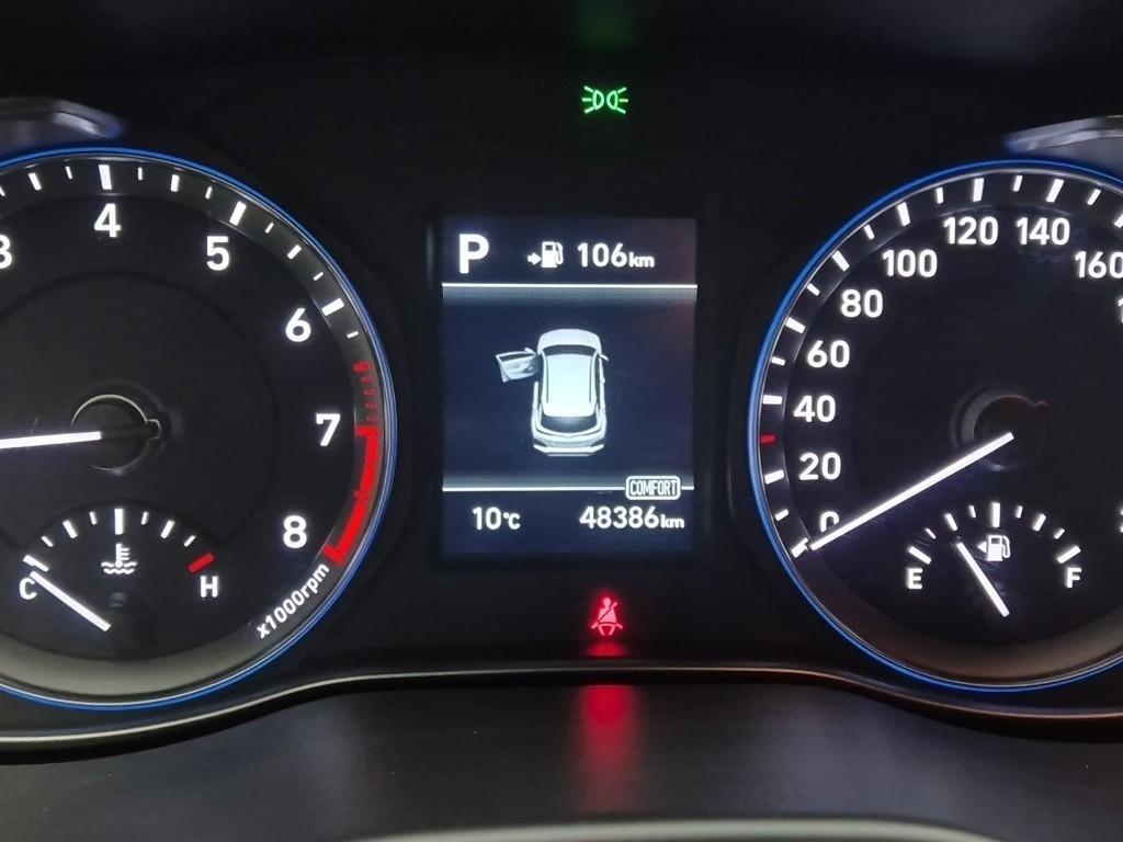 HYUNDAI Kona - Vista 6