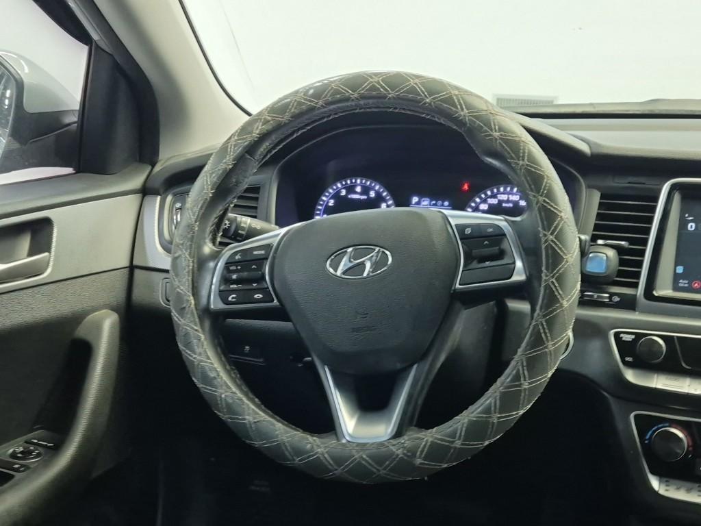 HYUNDAI Sonata - Vista 9