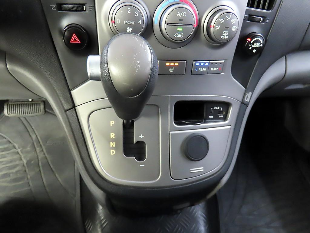 HYUNDAI Starex - Vista 10