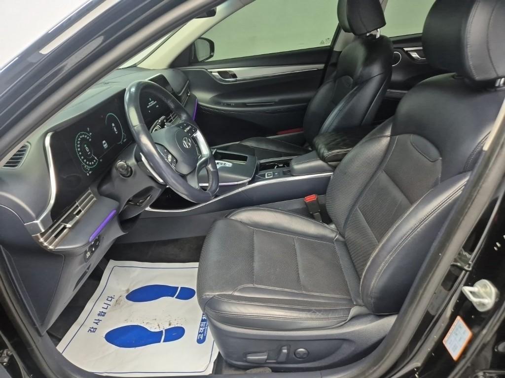 HYUNDAI Grandeur - Vista 9