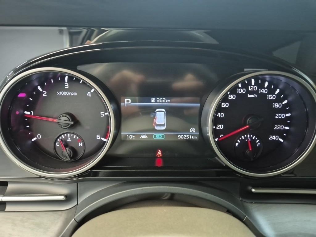 KIA Carnival - Vista 6
