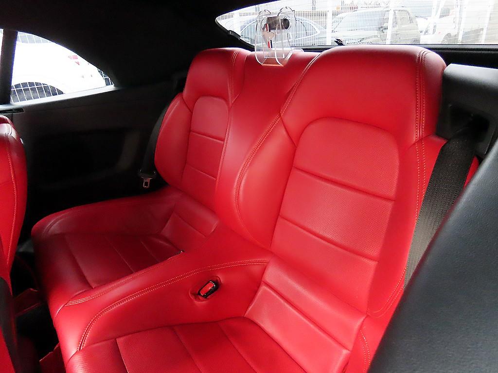 Ford Mustang - Vista 10