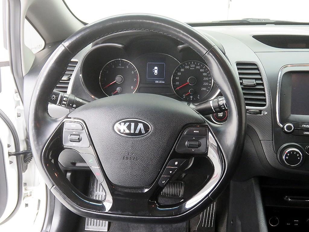 KIA K3 - Vista 9