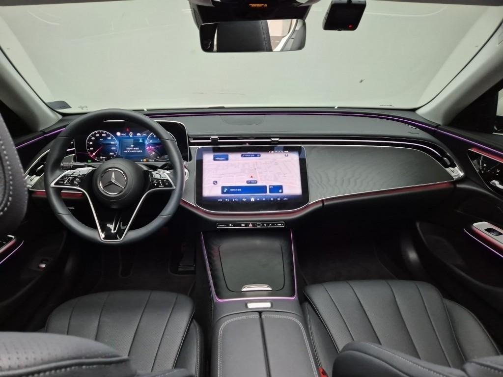 Mercedes Benz E class - Vista 7