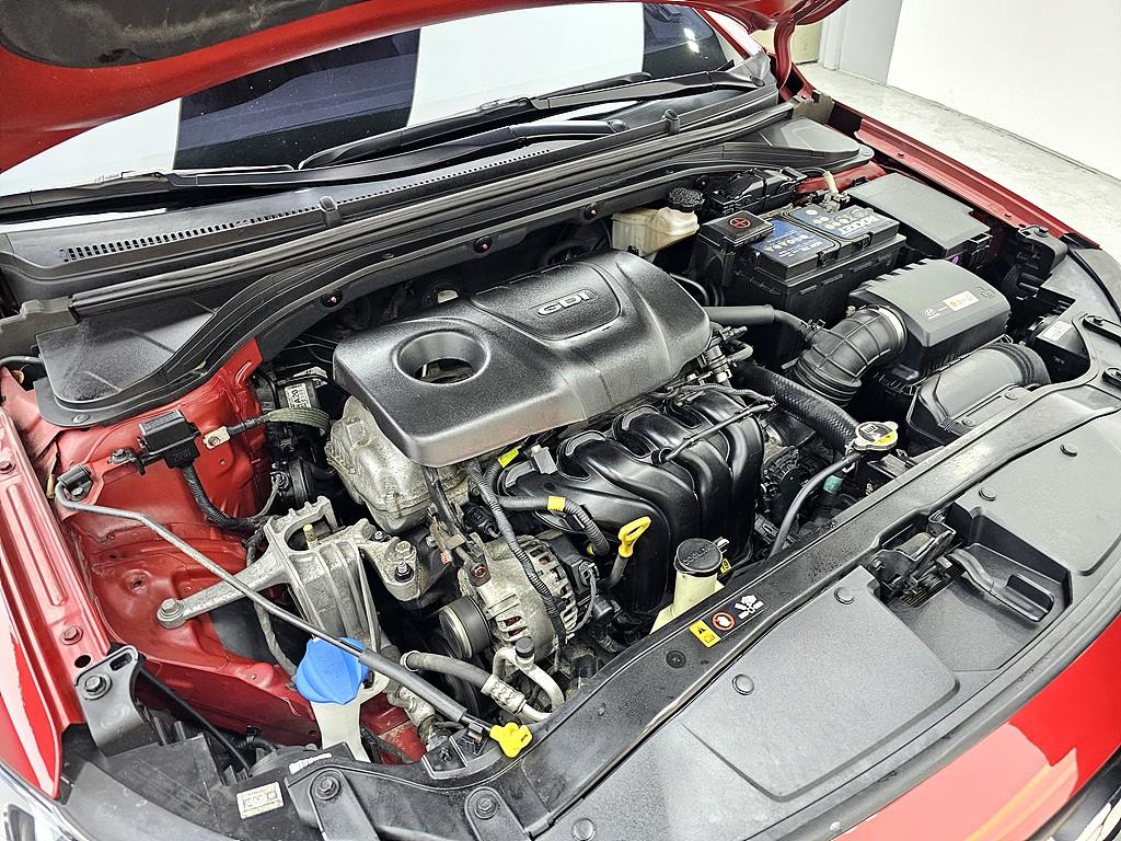 HYUNDAI Avante - Vista 6