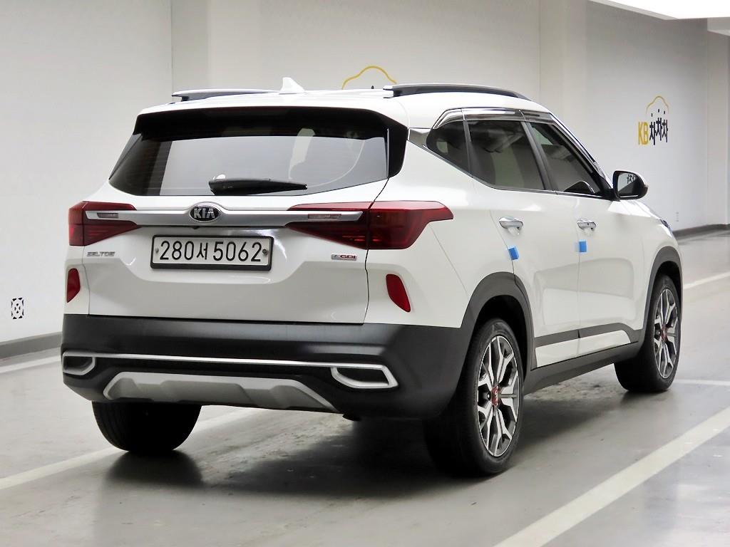 KIA Seltos - Vista 4