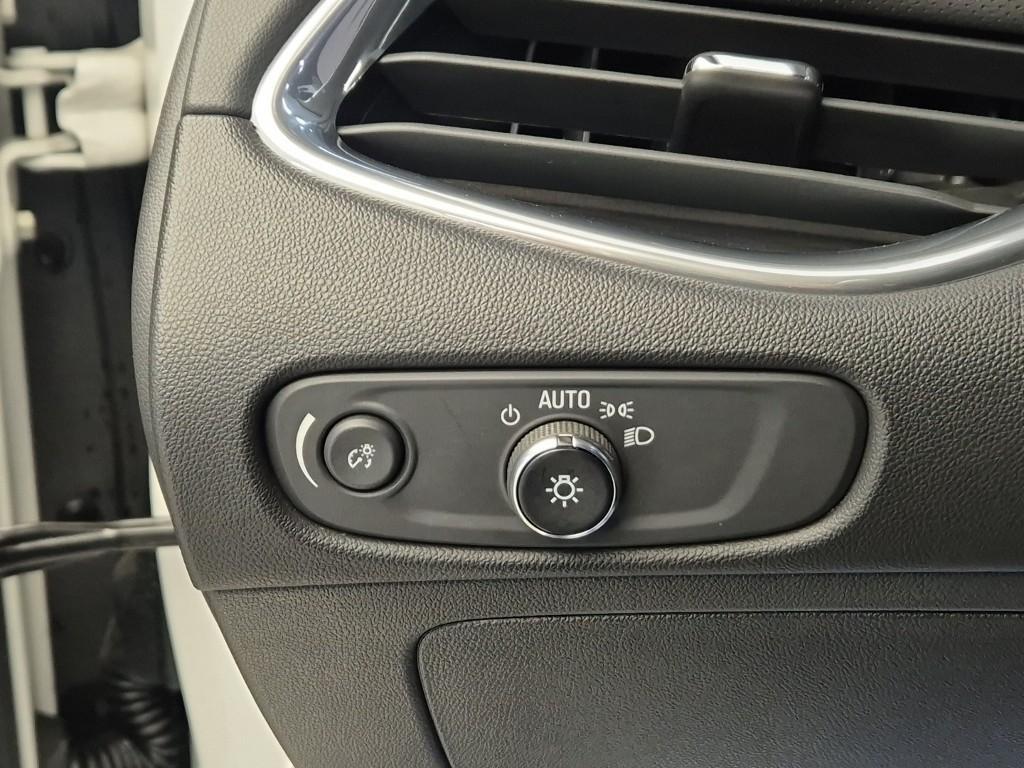 Chevrolet Malibu 2019 Blanco - Importación desde Corea - HF Imports Iquique - Foto 17