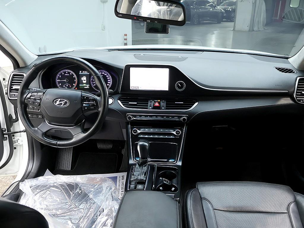 HYUNDAI Grandeur - Vista 9