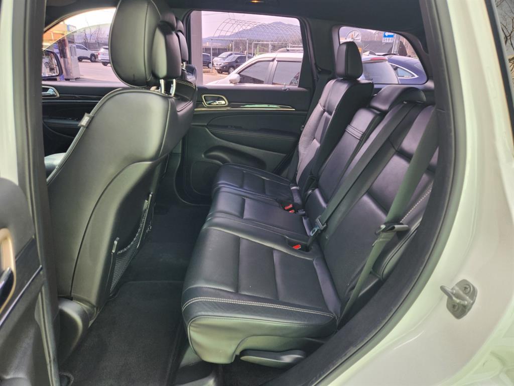 Jeep Cherokee - Vista 7