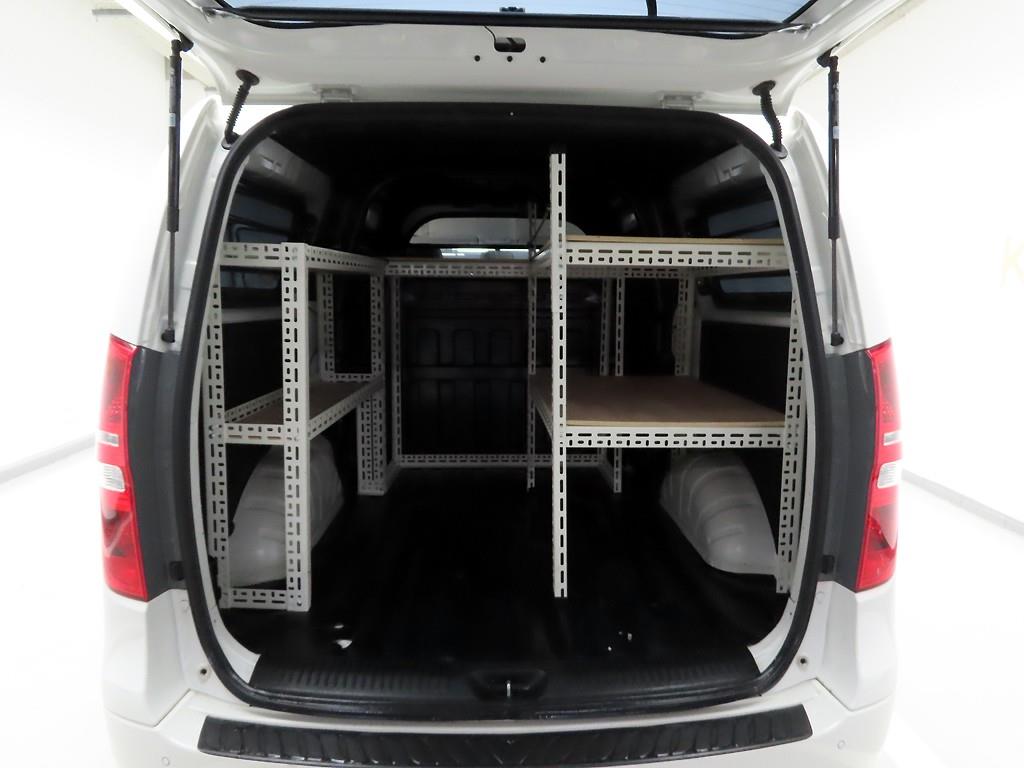 HYUNDAI Starex - Vista 5