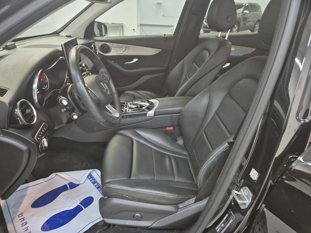 Mercedes Benz GLC Class - Vista 8