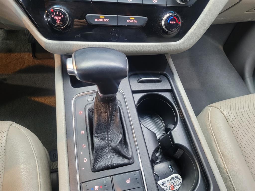 KIA Carnival 2017 Blanco - Importación desde Corea - HF Imports Iquique - Foto 14