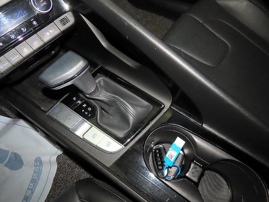 HYUNDAI Avante - Vista 12