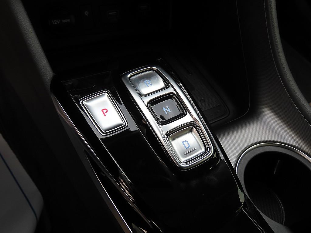 HYUNDAI Sonata - Vista 11