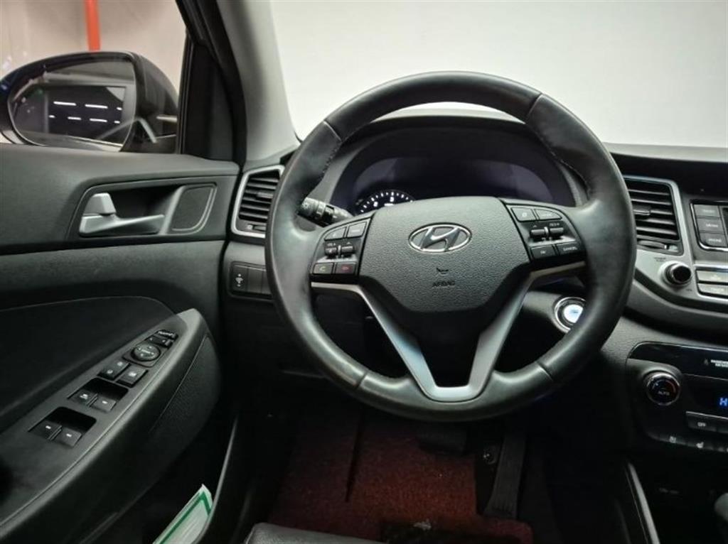 HYUNDAI Tucson - Vista 9