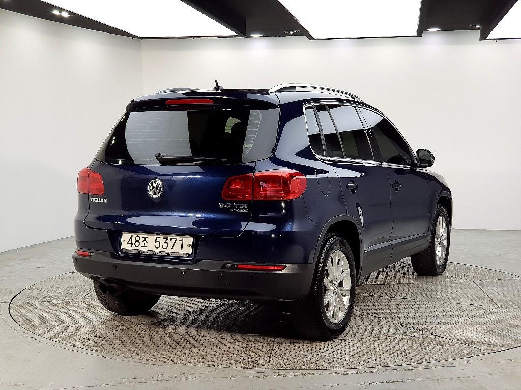 Volkswagen Tiguan - Vista 4