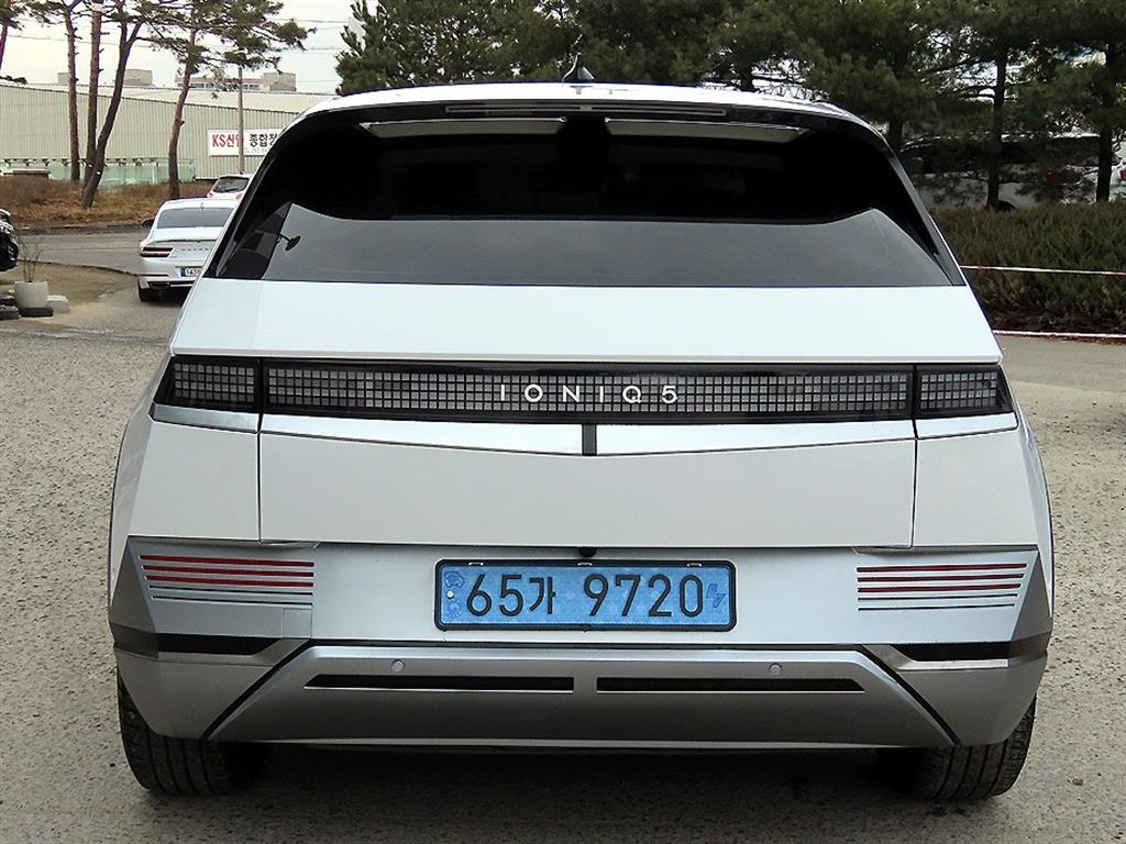 HYUNDAI Ioniq 5 - Vista 4