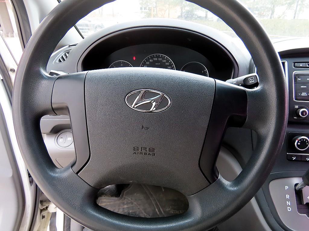 HYUNDAI Starex - Vista 8