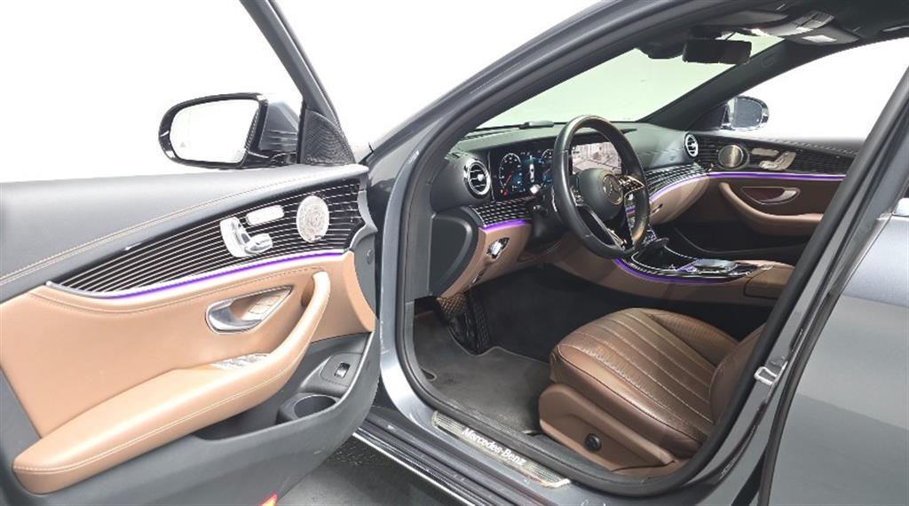 Mercedes Benz E class - Vista 10