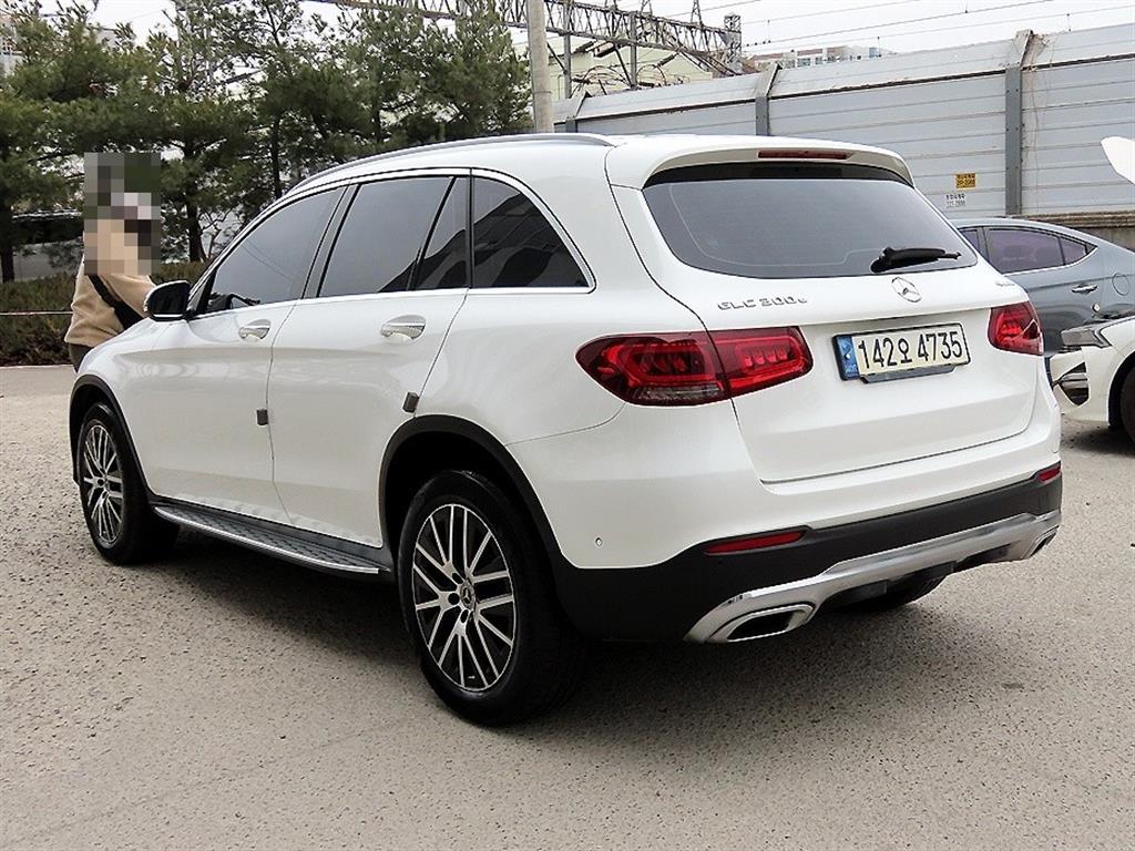 Mercedes Benz GLC Class - Vista 3