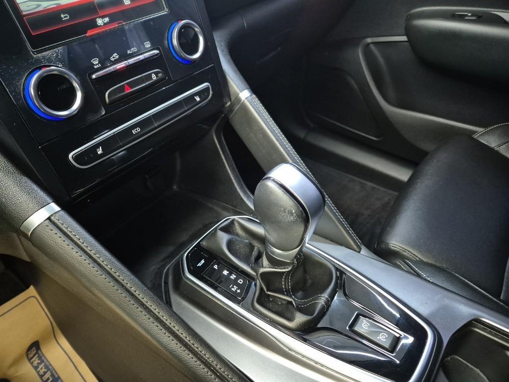 SAMSUNG QM6 - Vista 8