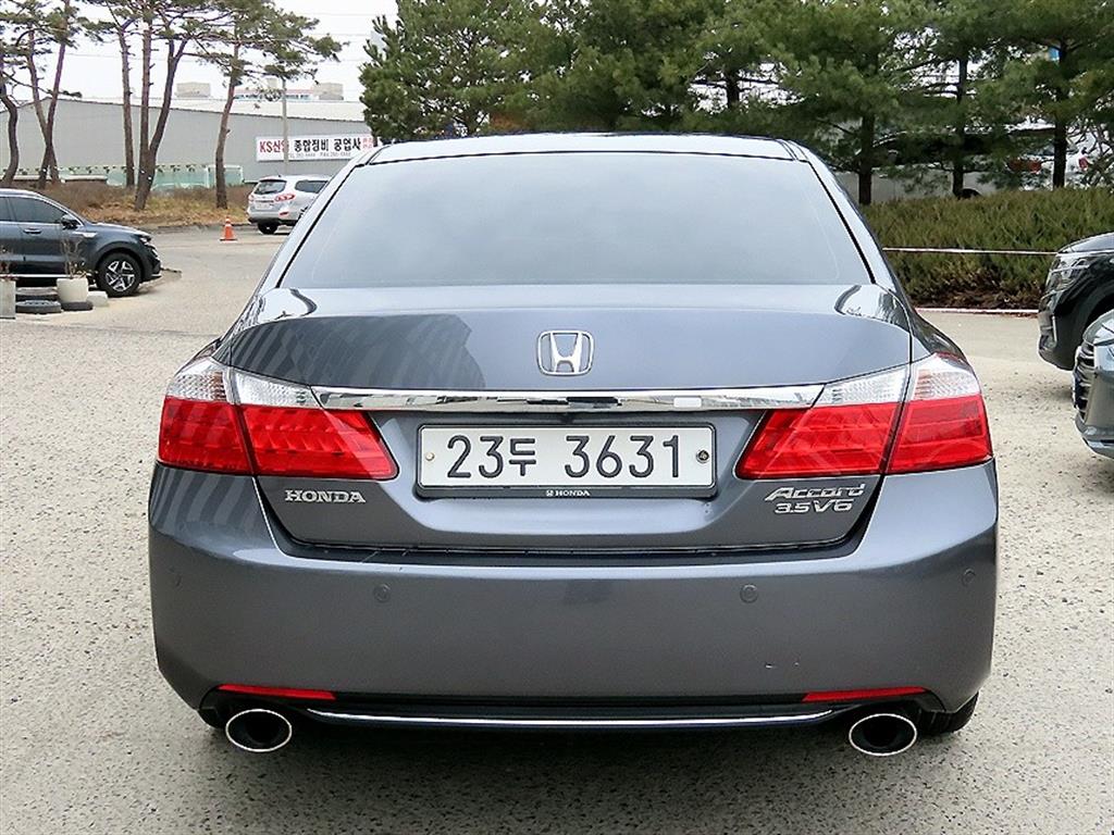 Honda Accord - Vista 4