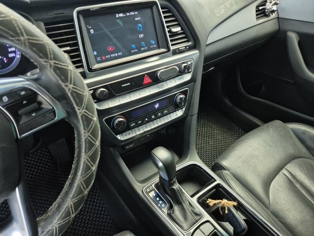 HYUNDAI Sonata - Vista 10