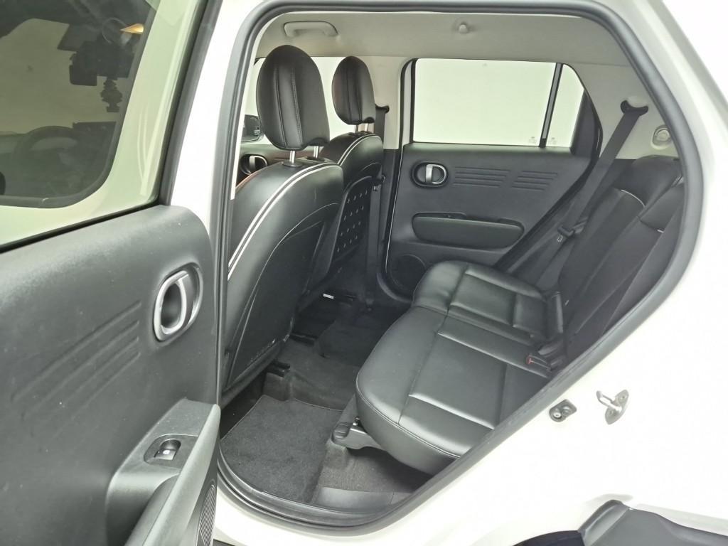 HYUNDAI Casper - Vista 12