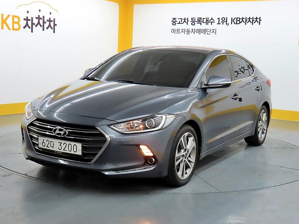 HYUNDAI Avante - Vista 2