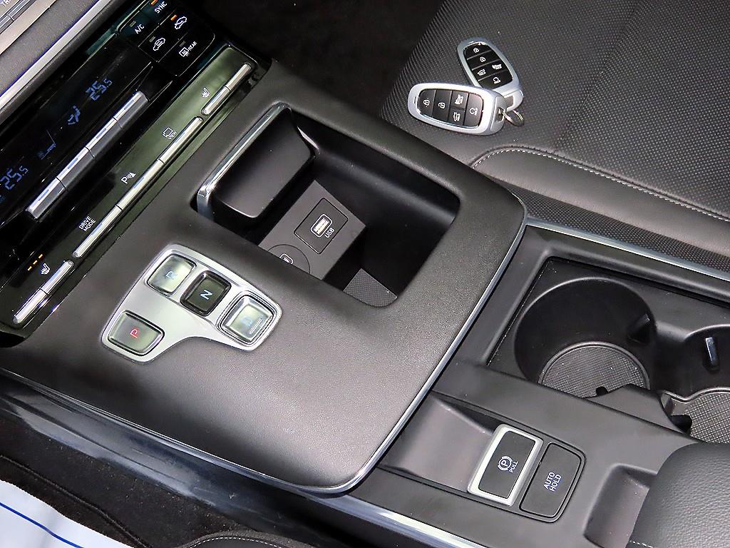 HYUNDAI Grandeur - Vista 12