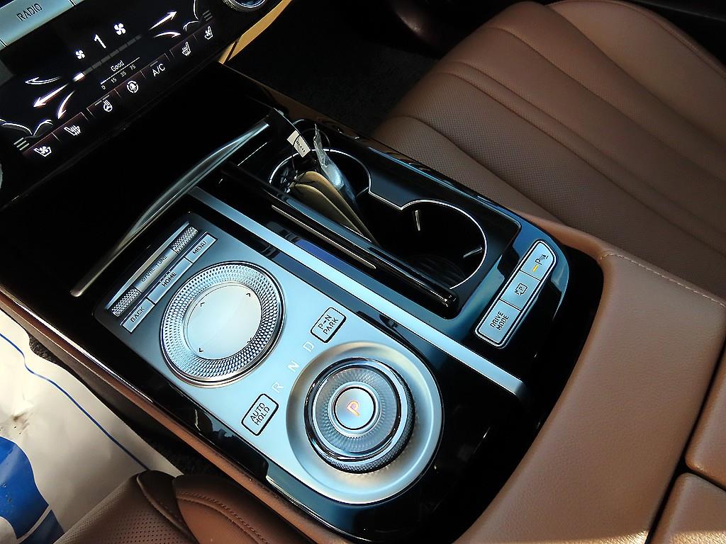 Genesis G80 - Vista 10