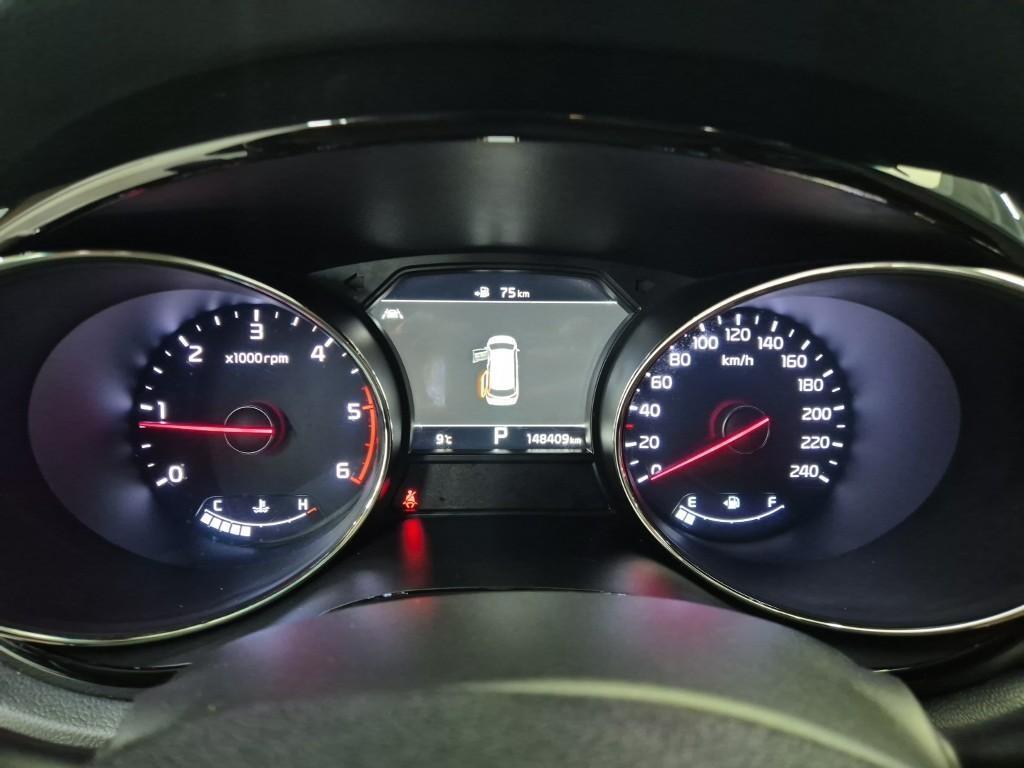 KIA Carnival - Vista 6