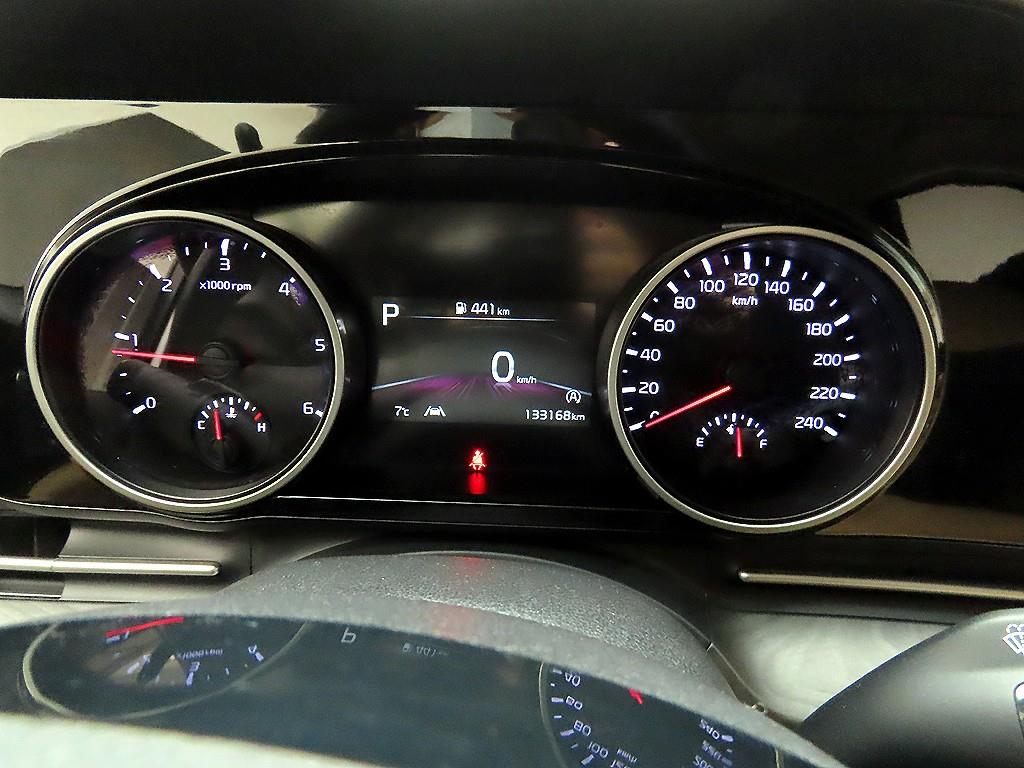 KIA Carnival - Vista 6