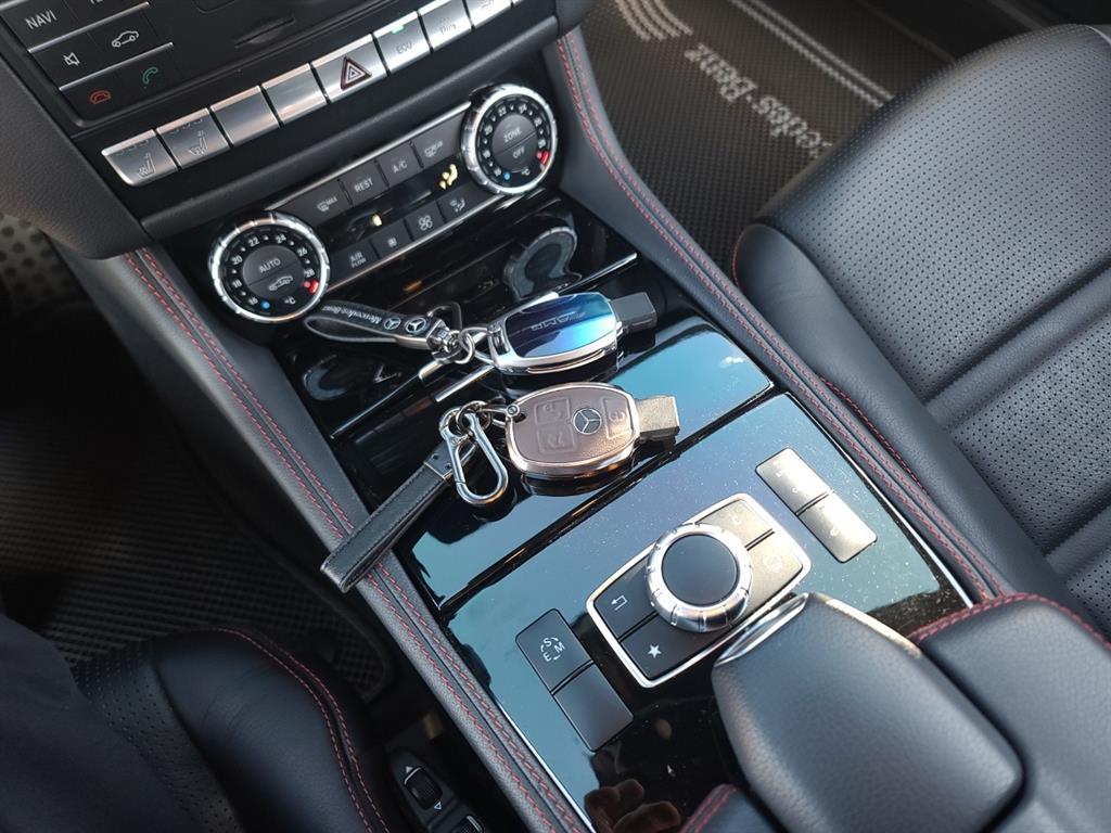 Mercedes Benz CLS Class - Vista 8