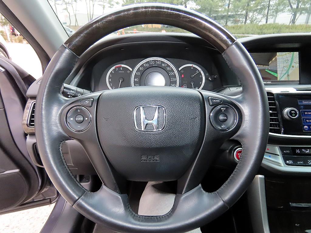 Honda Accord - Vista 8