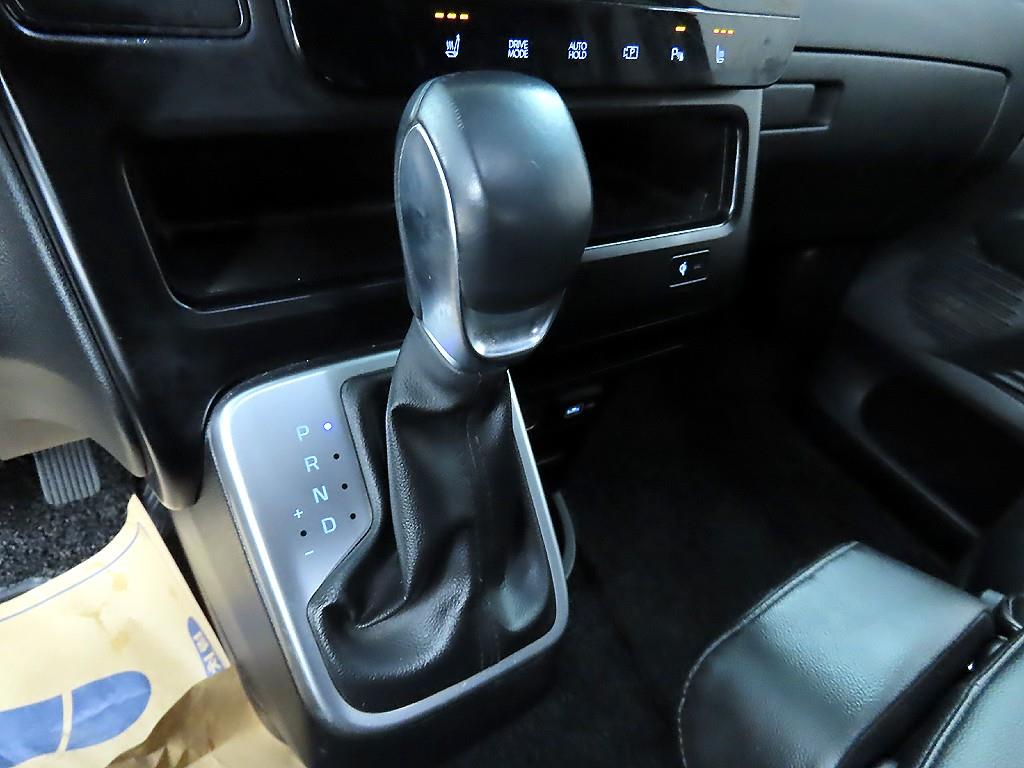 HYUNDAI Staria - Vista 10