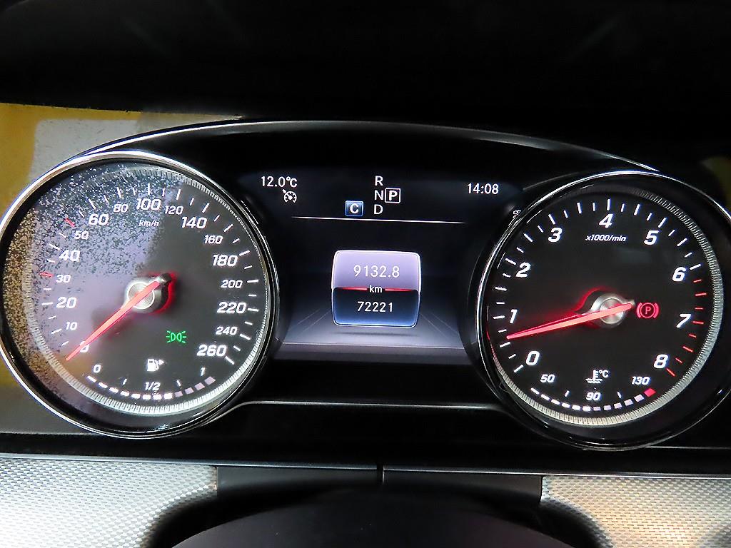 Mercedes Benz E class - Vista 7