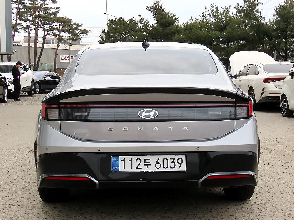 HYUNDAI Sonata - Vista 4