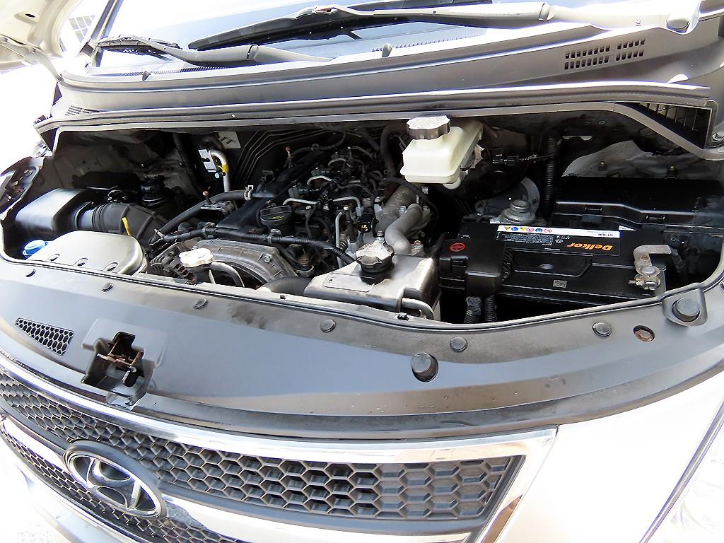 HYUNDAI Starex 2012 Gris - Importación desde Corea - HF Imports Iquique - Foto 18