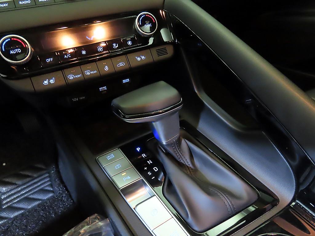 HYUNDAI Avante - Vista 12