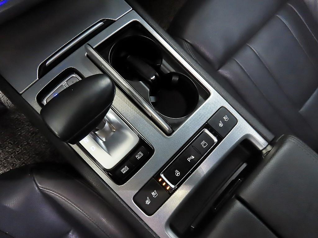 Genesis G80 - Vista 10