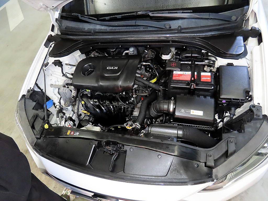 HYUNDAI Avante 2016 Blanco - Importación desde Corea - HF Imports Iquique - Foto 18