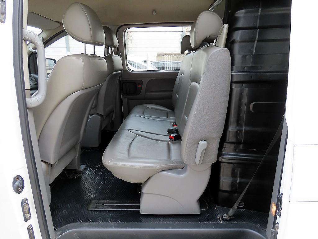 HYUNDAI Starex - Vista 6