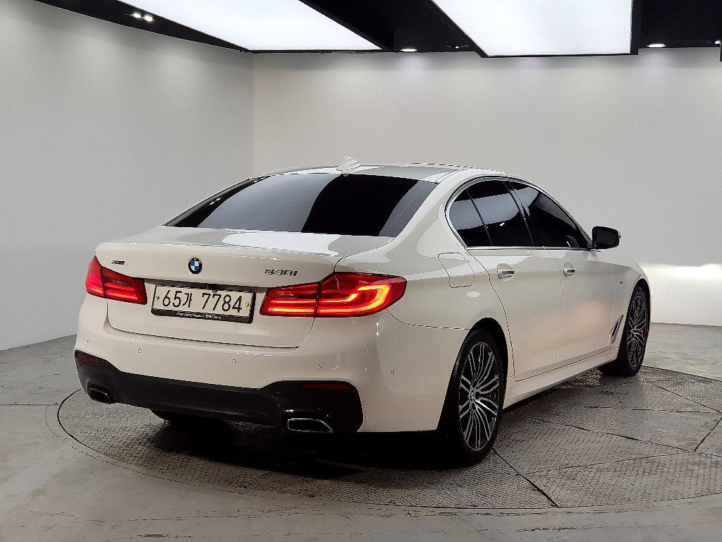BMW 5 Series - Vista 4