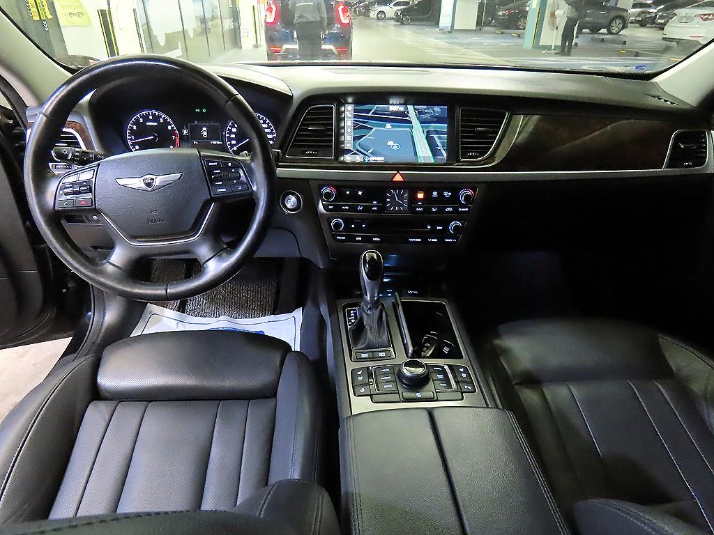 HYUNDAI Genesis - Vista 10