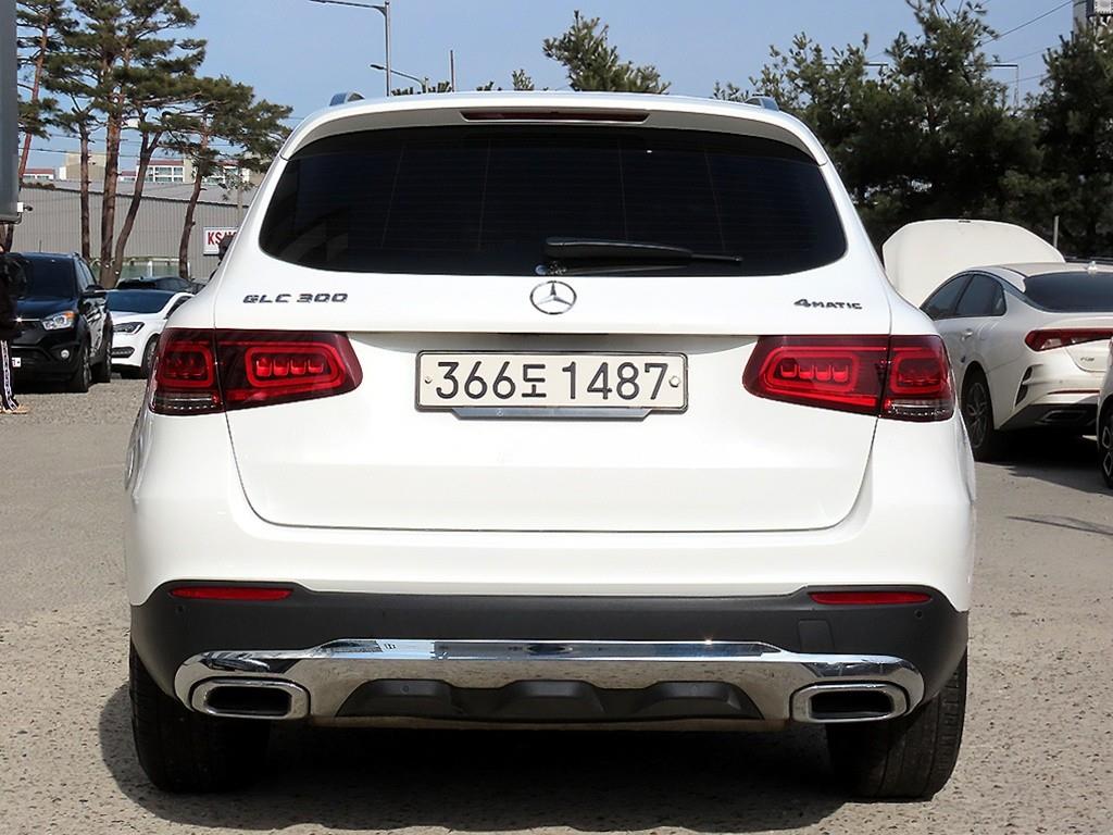 Mercedes Benz GLC Class - Vista 4