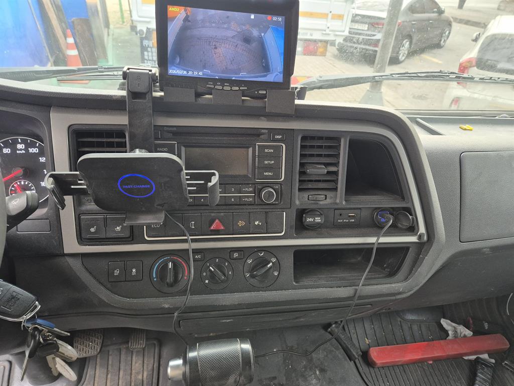 medium and large cargo truck - Vista 6